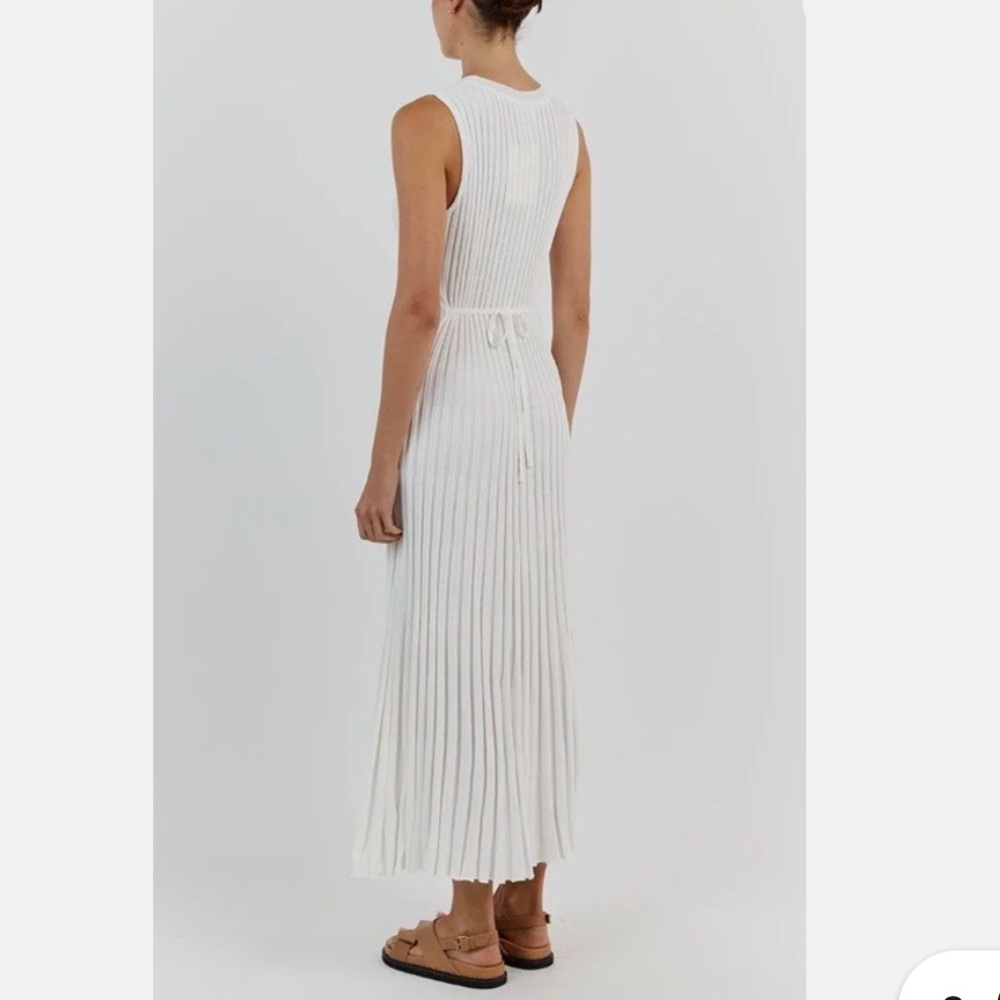 DISSH White Ribbed Knit Dress